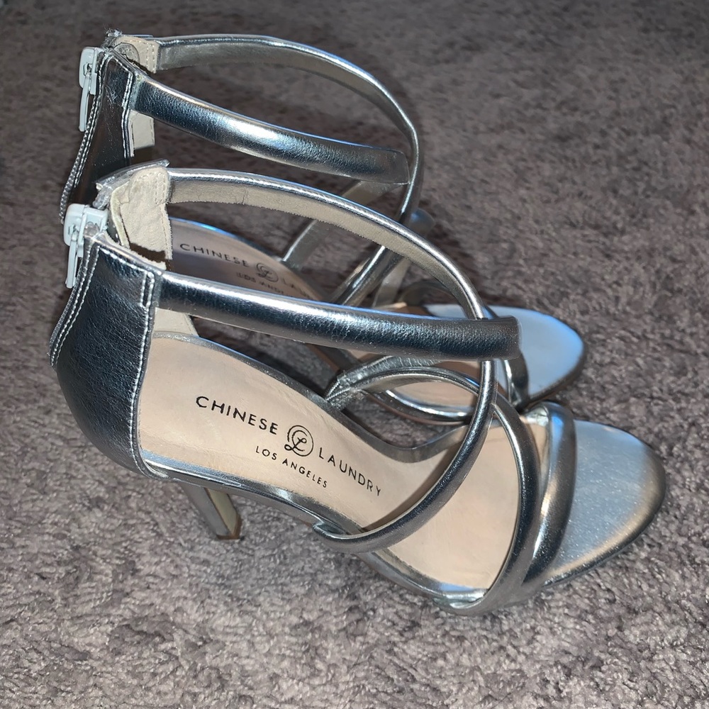 Chinese Laundry strappy silver heels - Picture 4 of 4